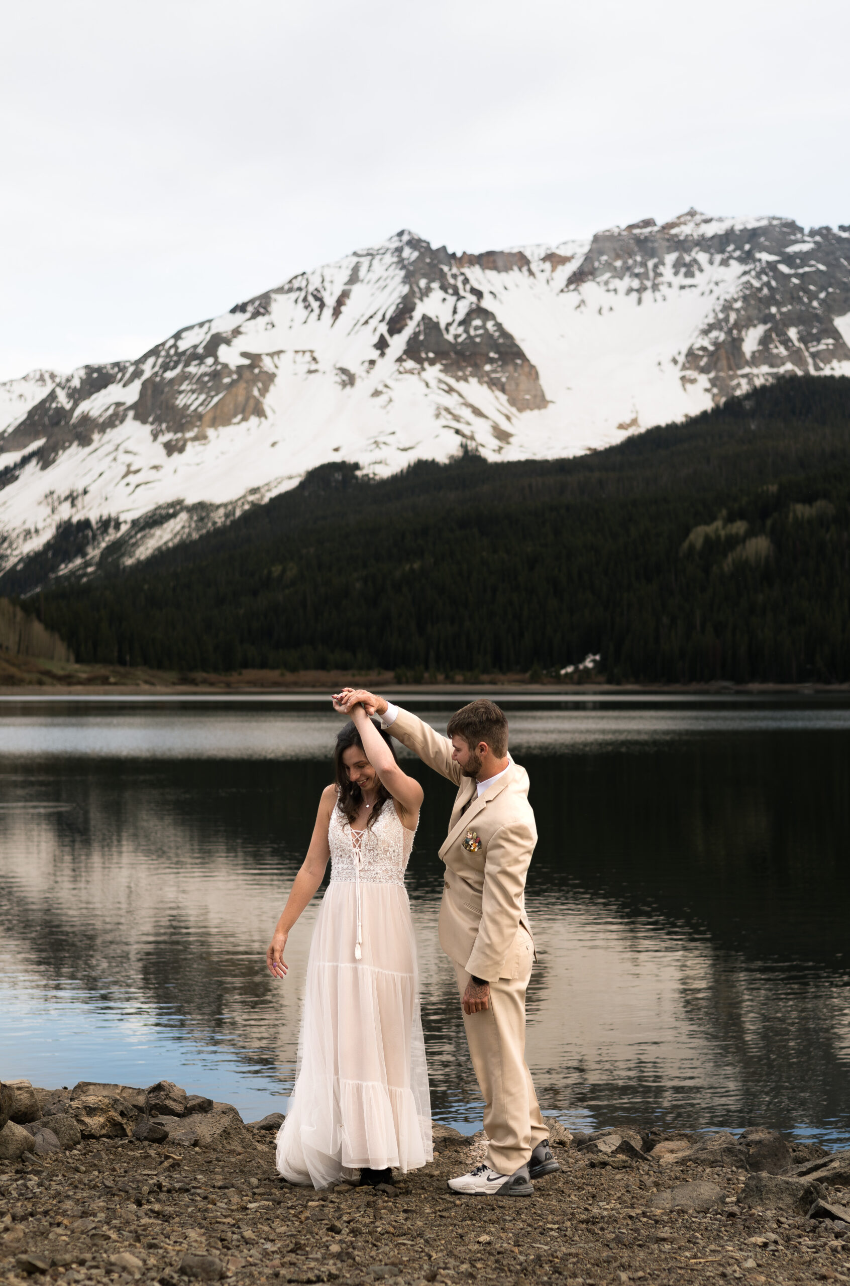 elopement photos in Colorado
