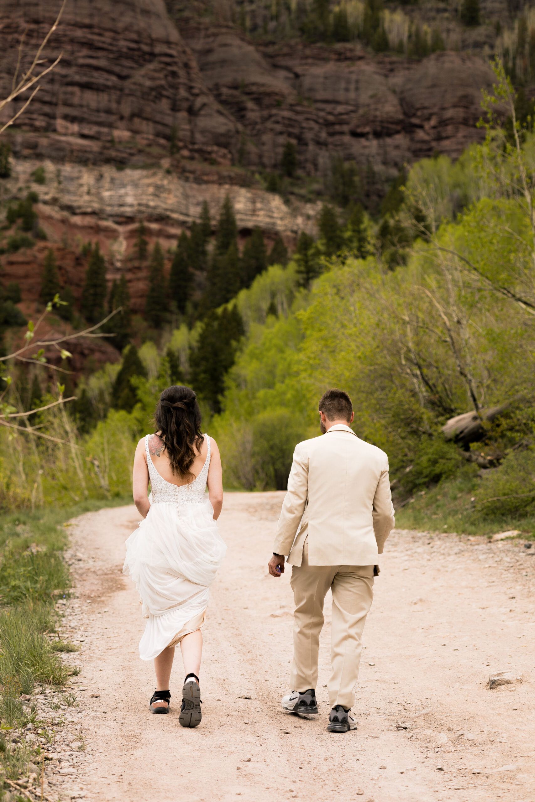 eloping at bridal veil falls
