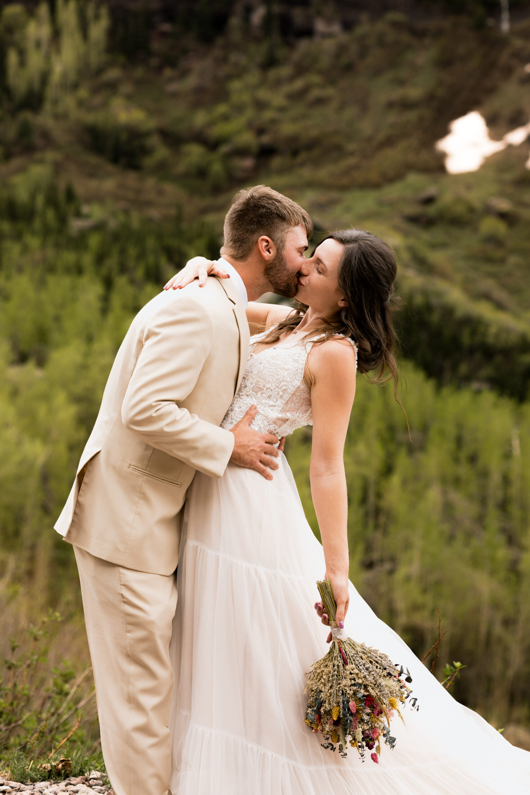 dreamy elopement photos in Colorado
