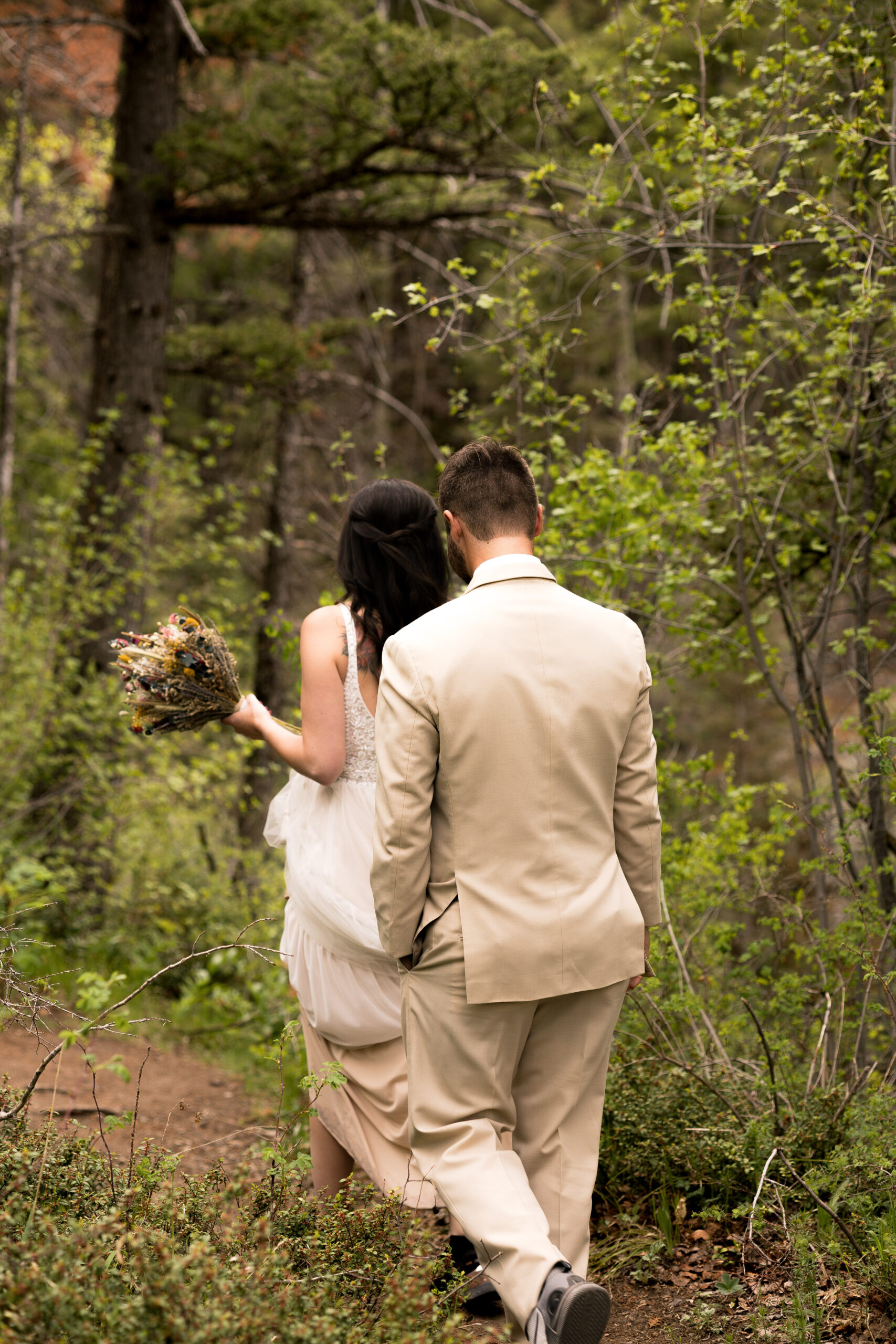 eloping at Mystic Falls in Colorado
