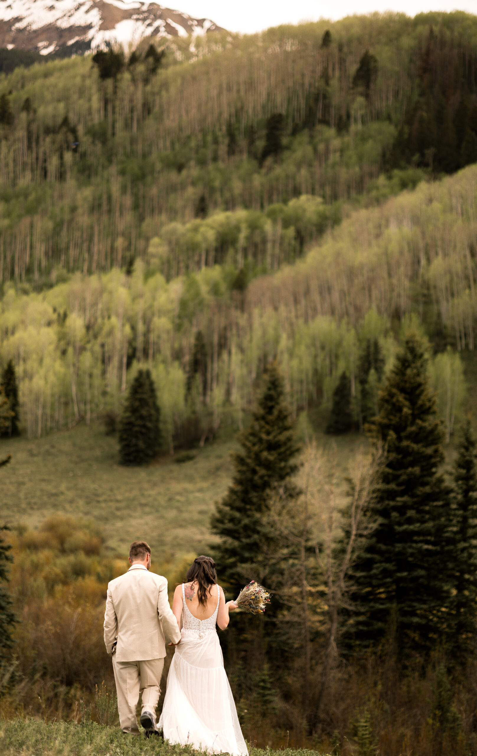 Adventure elopement in Colorado
